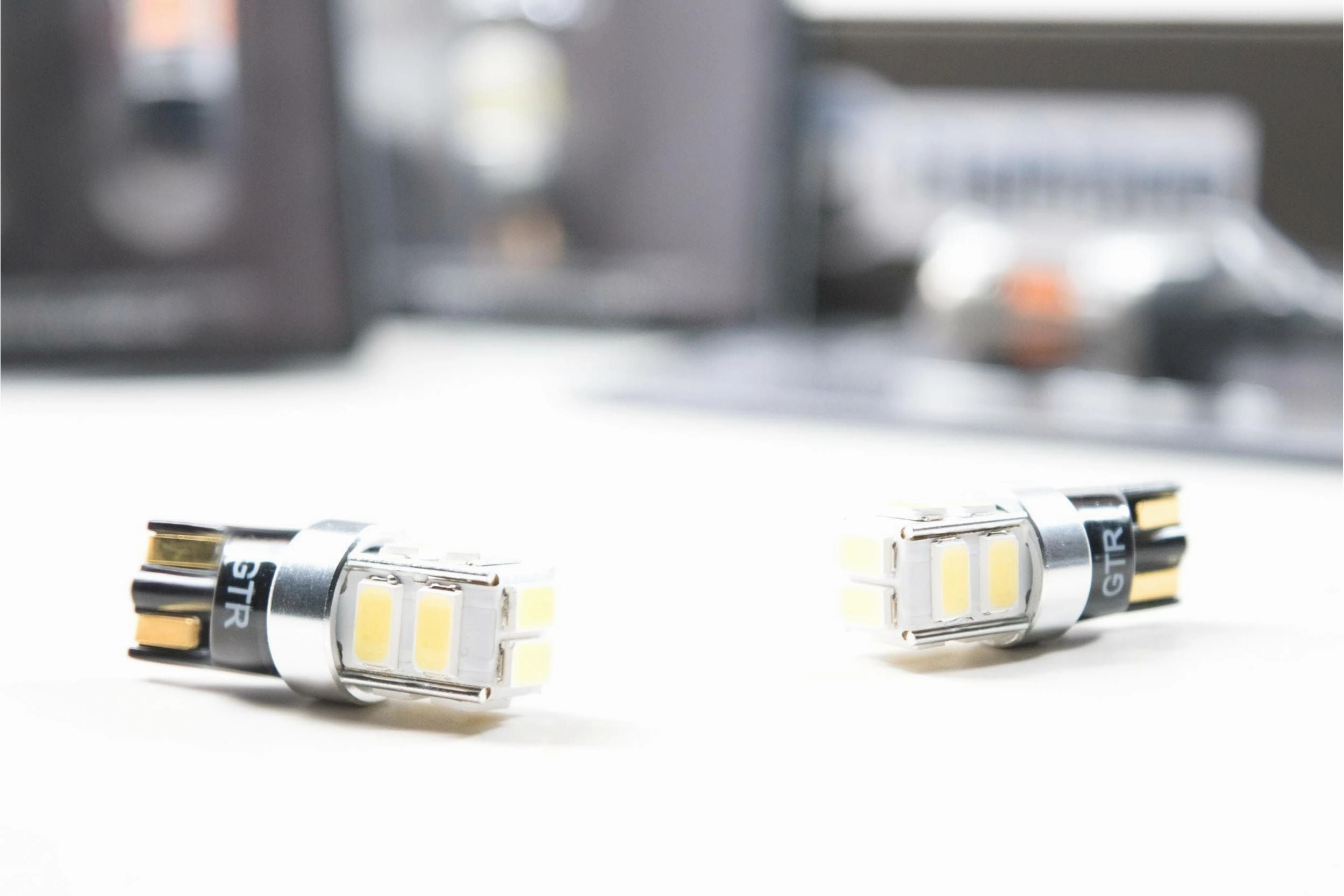 10-Chip Canbus LED Bulbs <br> T10/194,Universal,Red