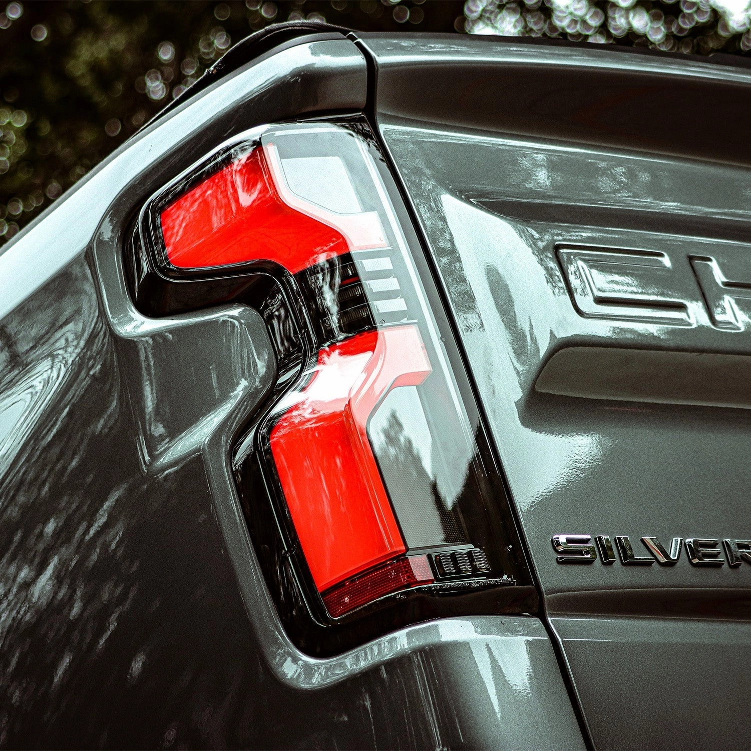 19-24 Chevrolet Silverado 1500 / 20-24 Silverado 2500HD/3500HD LUXX-Series LED Tail Lights Alpha-Black