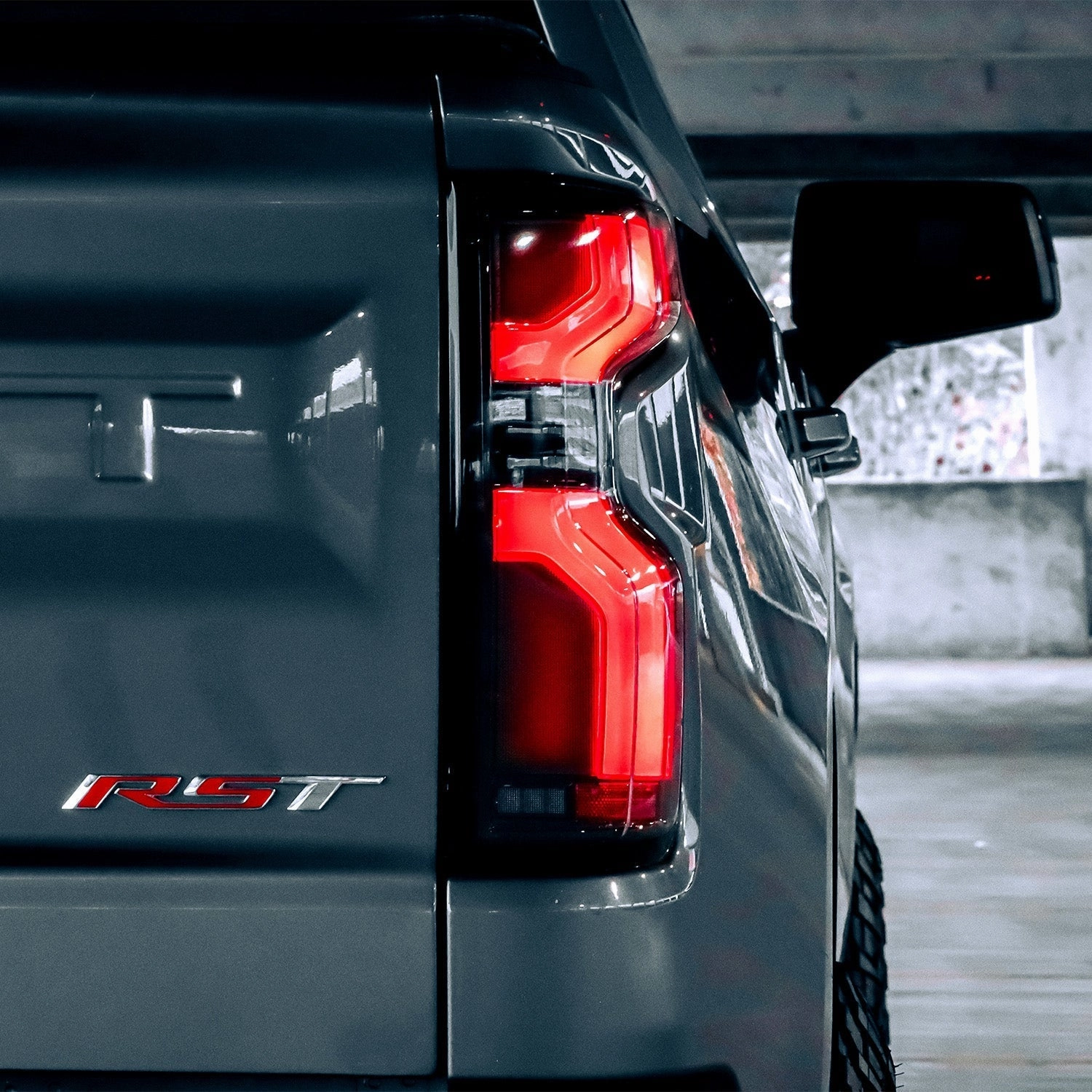19-24 Chevrolet Silverado 1500 / 20-24 Silverado 2500HD/3500HD LUXX-Series LED Tail Lights Alpha-Black