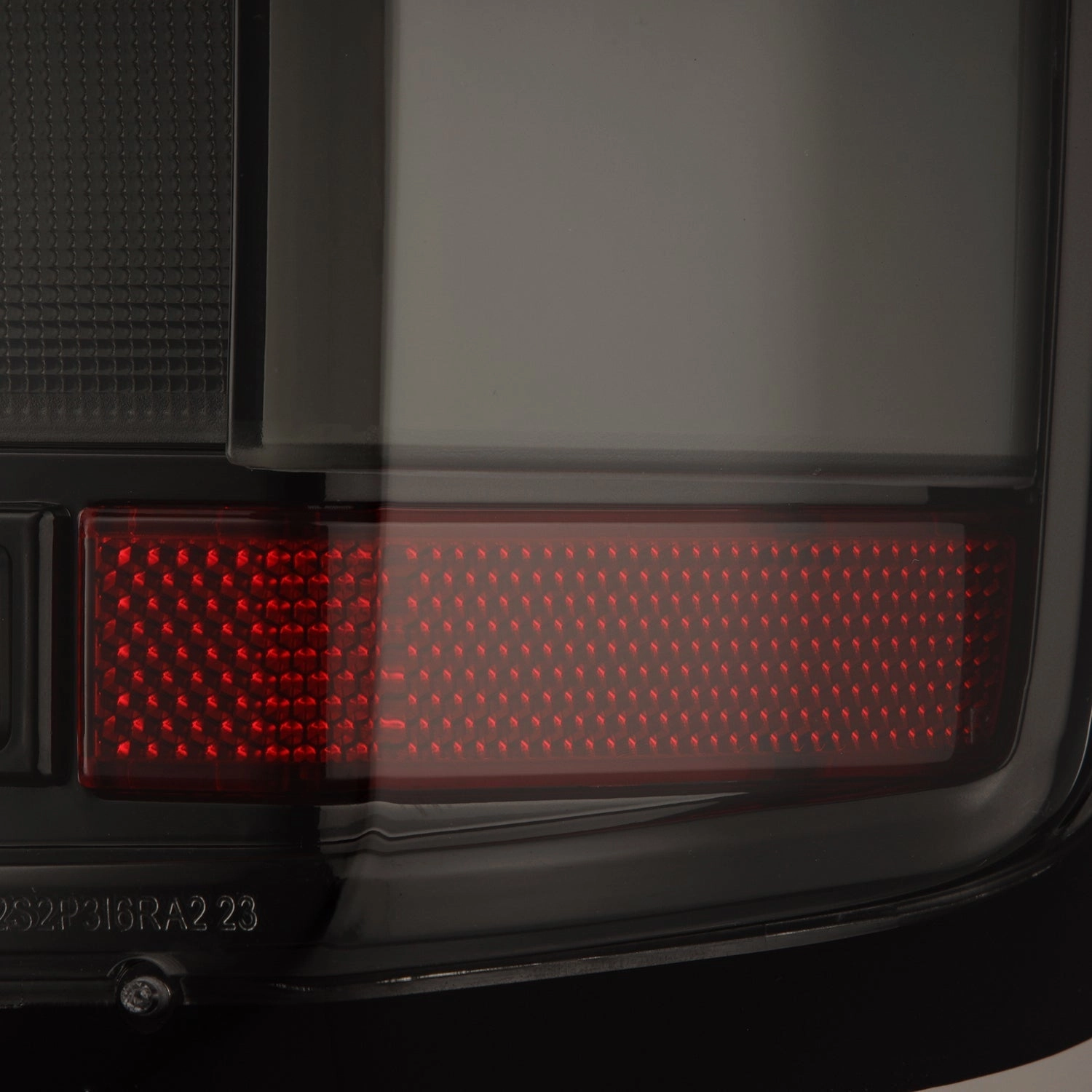 19-24 Chevrolet Silverado 1500 / 20-24 Silverado 2500HD/3500HD LUXX-Series LED Tail Lights Alpha-Black