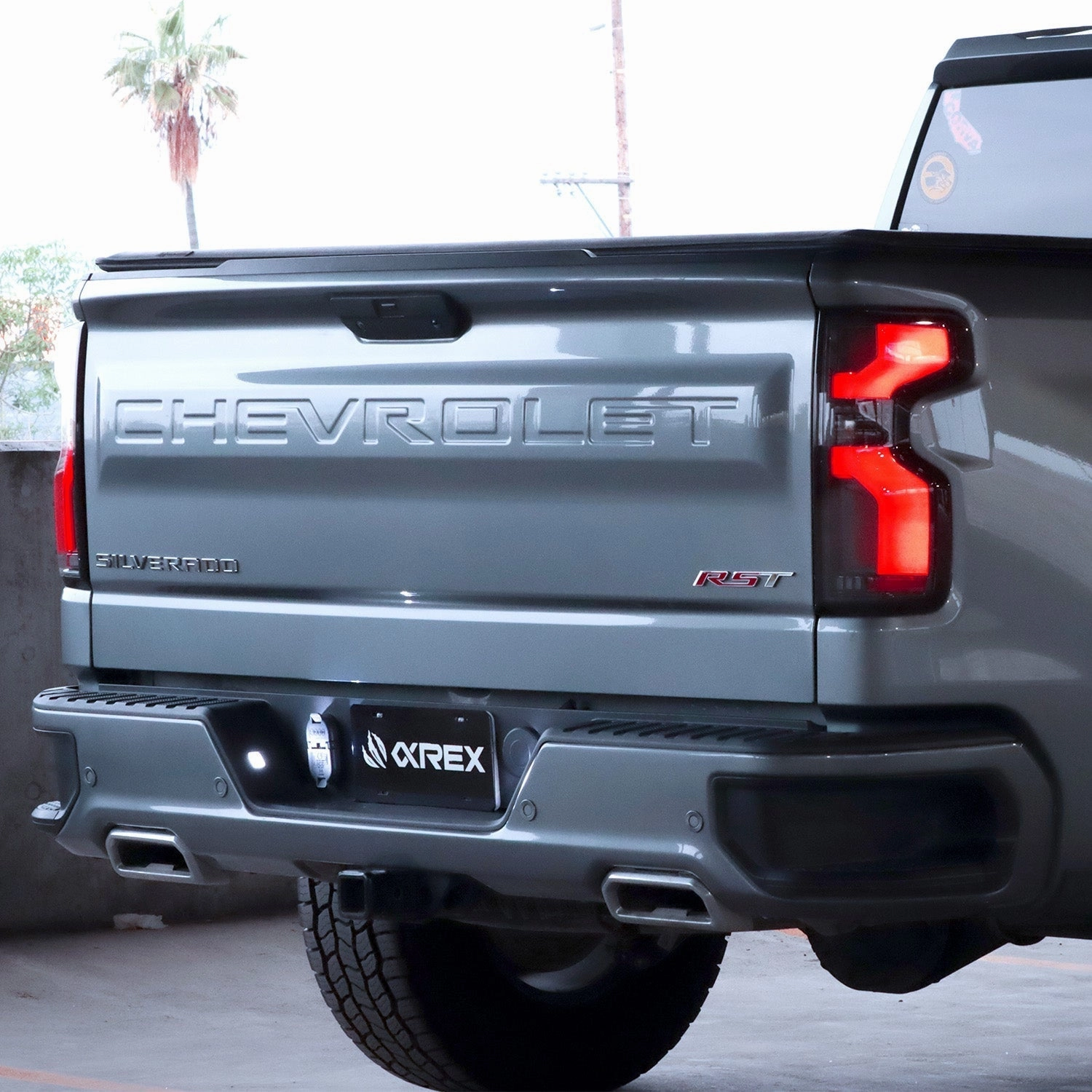 19-24 Chevrolet Silverado 1500 / 20-24 Silverado 2500HD/3500HD LUXX-Series LED Tail Lights Black