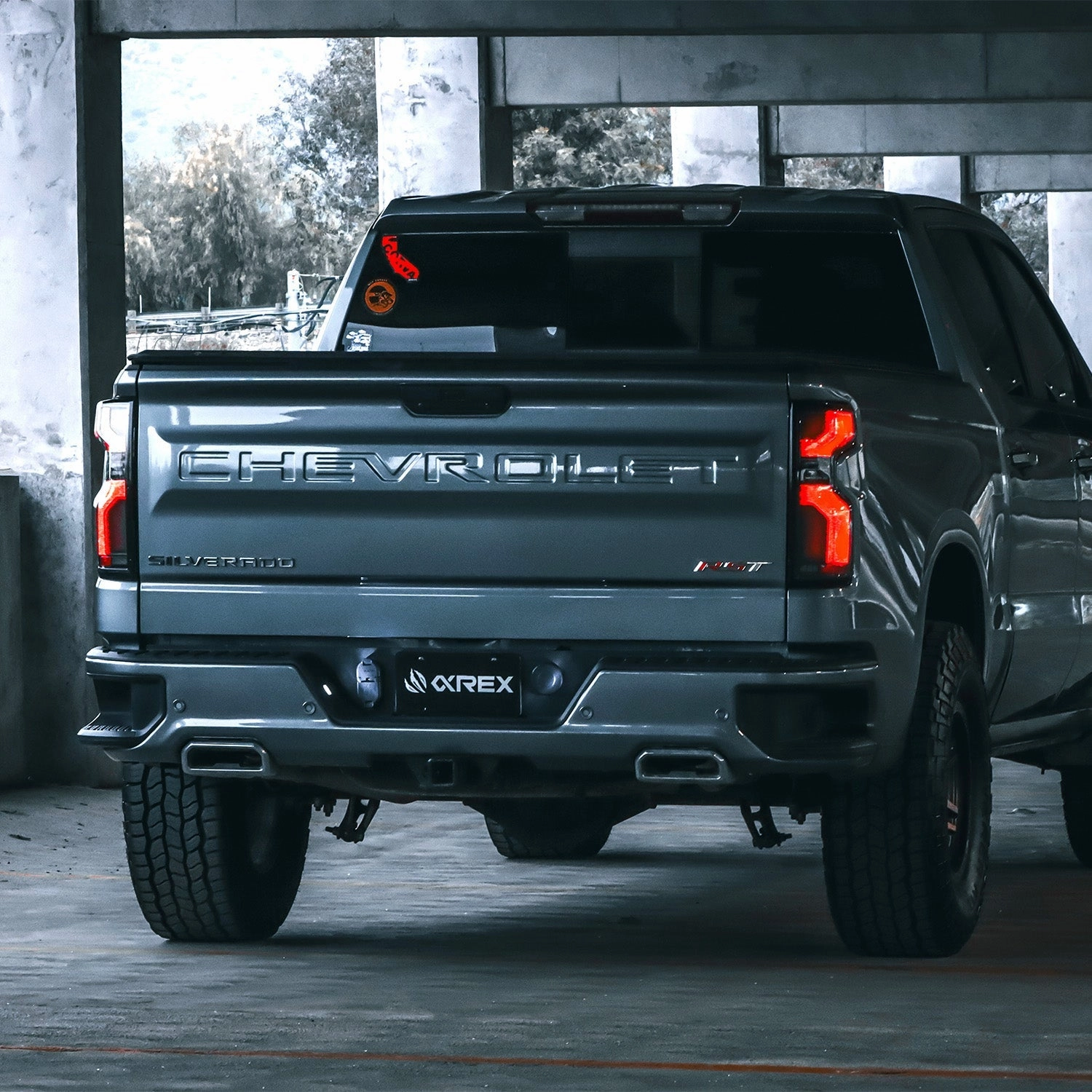 19-24 Chevrolet Silverado 1500 / 20-24 Silverado 2500HD/3500HD LUXX-Series LED Tail Lights Black Red