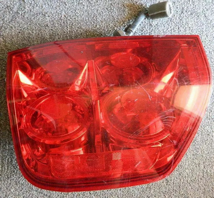 2003-2005 HONDA PILOT TAIL LIGHT ASSEMBLY LEFT DRIVER SIDE - OEM WITH BULBS