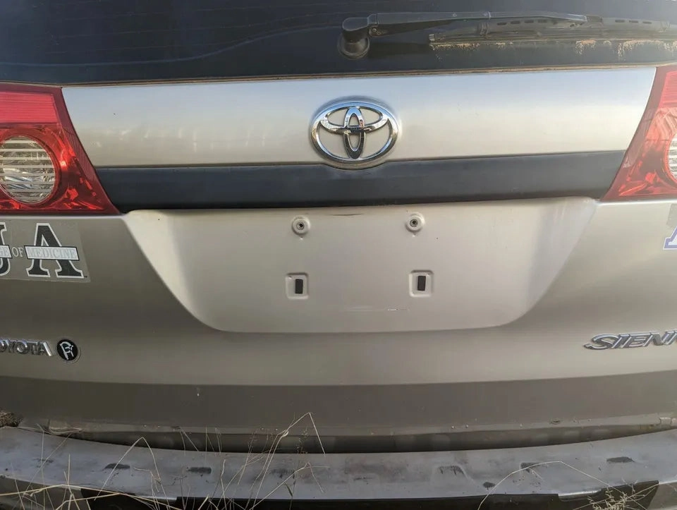2004 2005 2006 2007 2008 2009 2010 TOYOTA SIENNA TAILGATE HATCH TRUNK LID TAIL G
