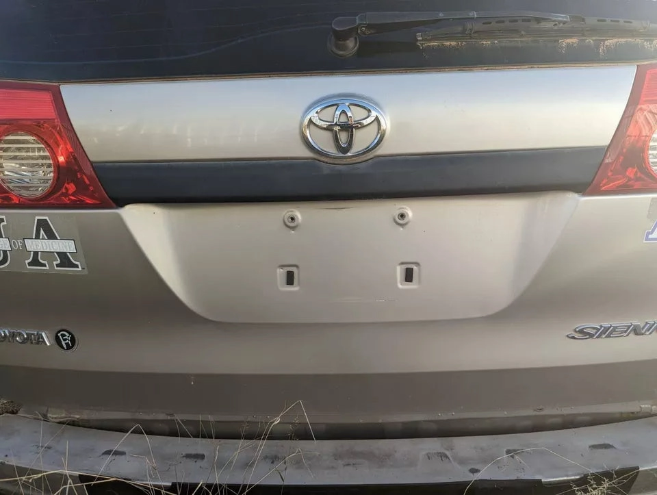 2004 2005 2006 2007 2008 2009 2010 TOYOTA SIENNA TAILGATE HATCH TRUNK LID TAIL G