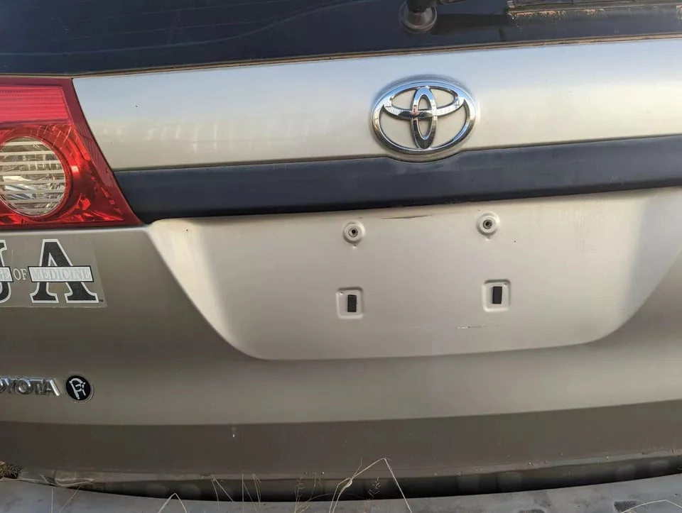 2004 2005 2006 2007 2008 2009 2010 TOYOTA SIENNA TAILGATE HATCH TRUNK LID TAIL G