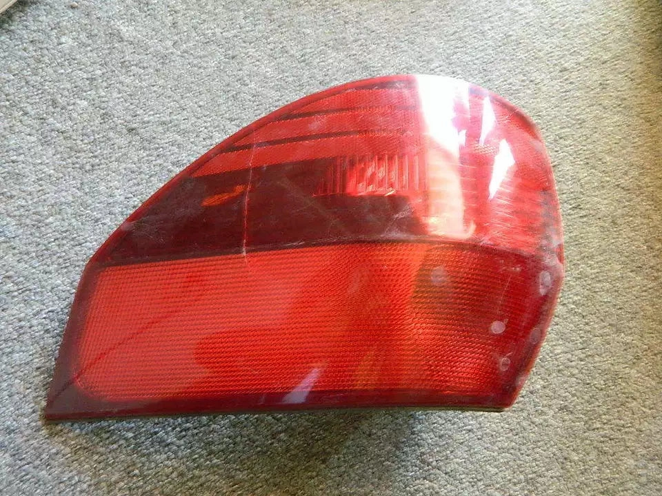 2004 2005 2006 Toyota Sienna Rear right Tail Light ASSEMBLY