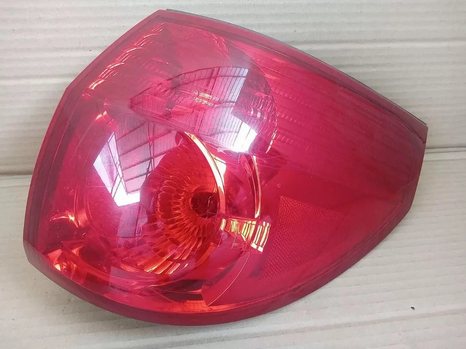2006-2010 TOYOTA SIENNA TAIL LIGHT REAR LAMP RIGHT PASSENGER SIDE - OEM
