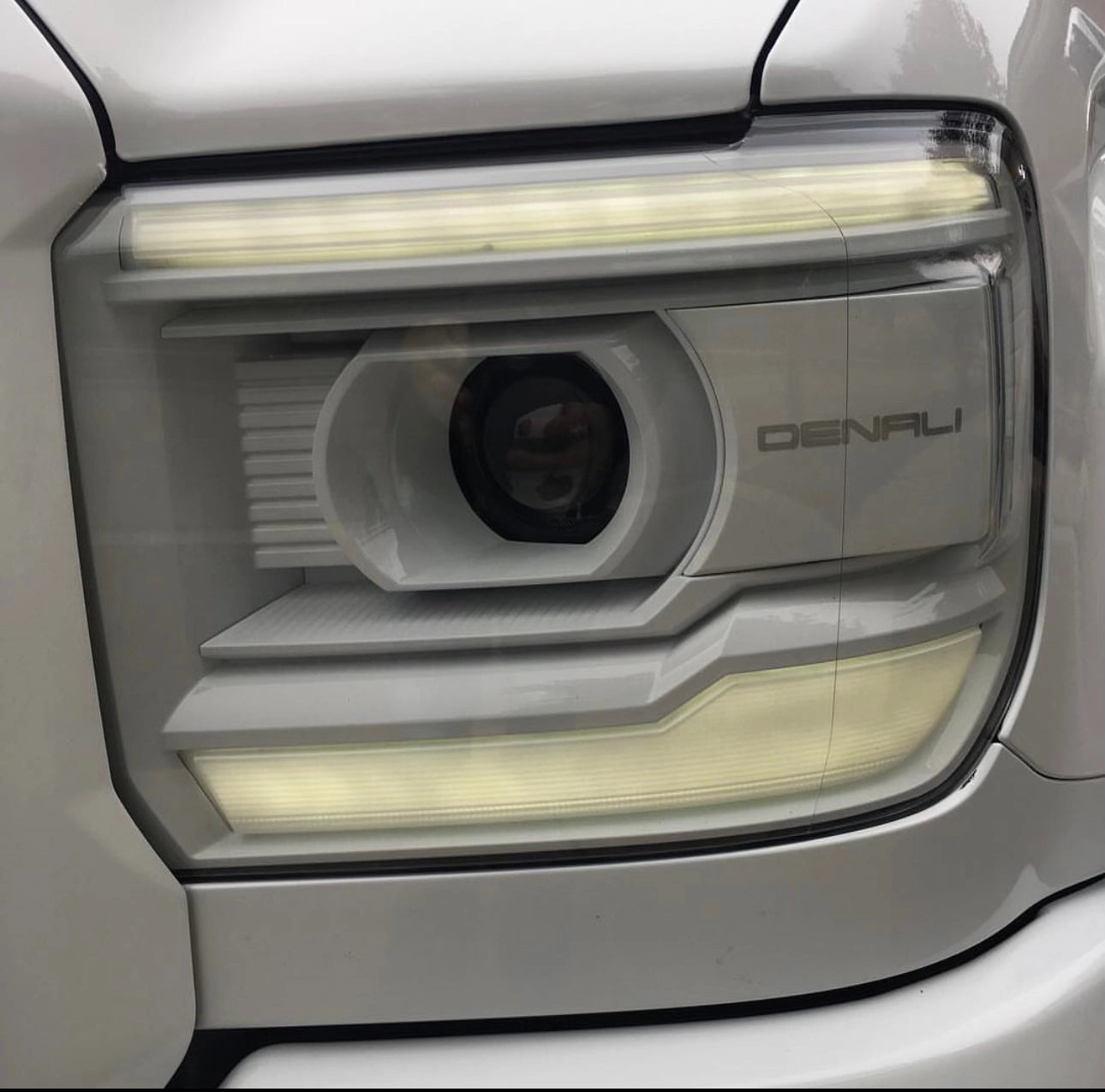 2014-2019 GMC Sierra Denali 2500/3500 HD OEM Custom Headlights