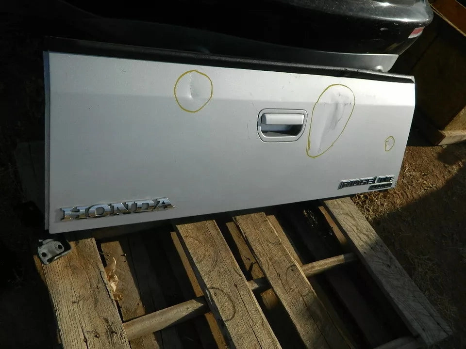 HONDA RIDGELINE TRUNK LID TAIL GATE TAILGATE LIFTGATE W/O CAMERA- SILVER