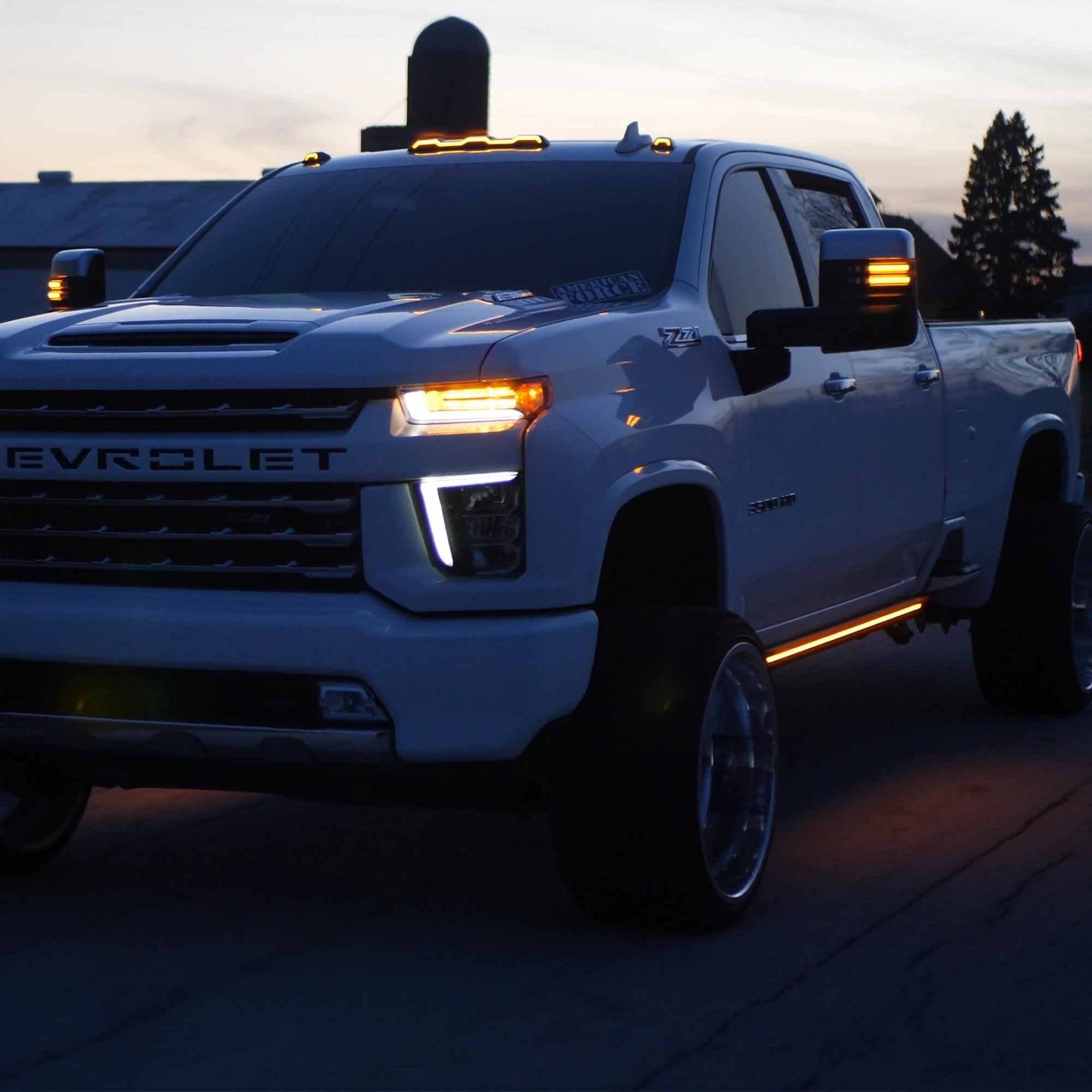 Lumastep M2 Powered Light Up Running Boards | 2020-2025 Chevy Silverado & GMC Sierra 2500/3500