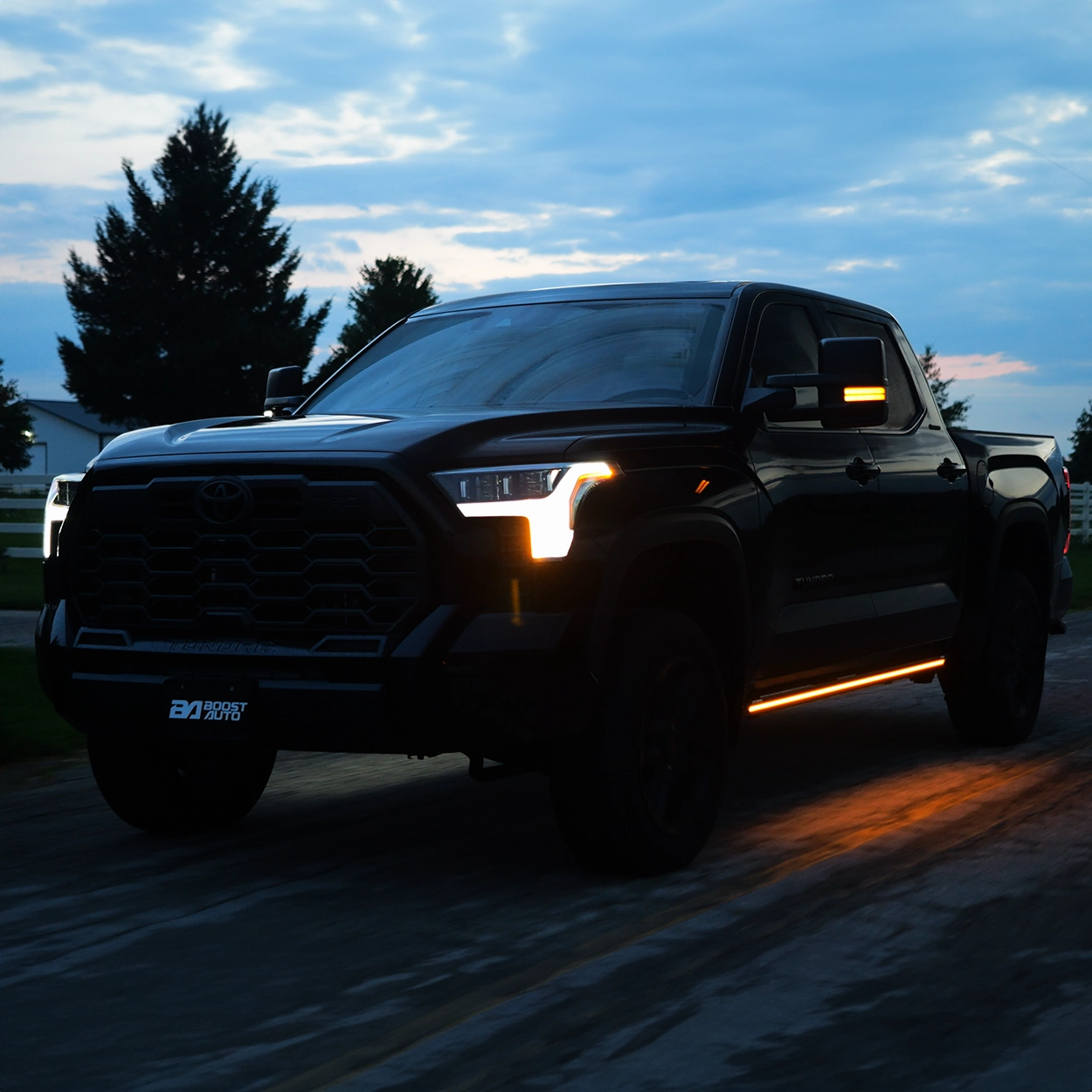 Lumastep M2 Powered Light Up Running Boards | 2022-2024 Toyota Tundra