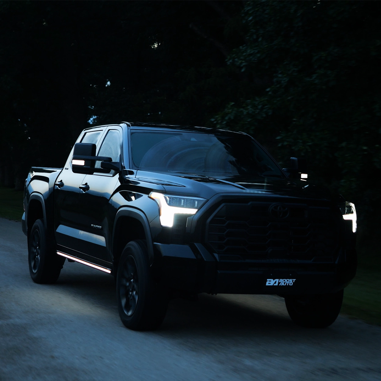 Lumastep M2 Powered Light Up Running Boards | 2022-2024 Toyota Tundra