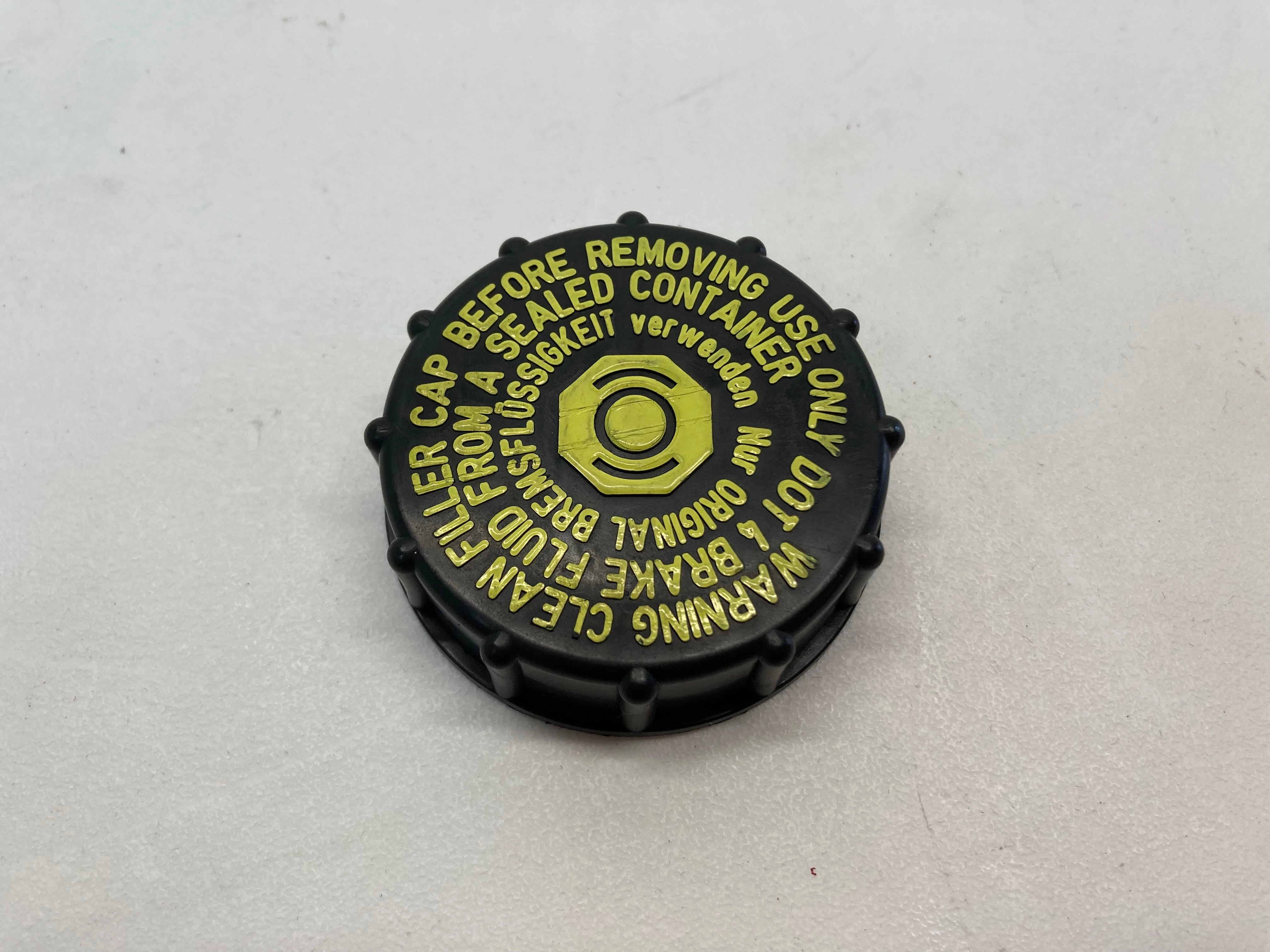 Mini Cooper Brake Master Cylinder Reservoir Cap Lock 34336756237 02-08 R50 R52 R53