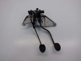Mini Cooper Manual Transmission Clutch and Brake Pedal Assembly 02-08 R50 R52 R53