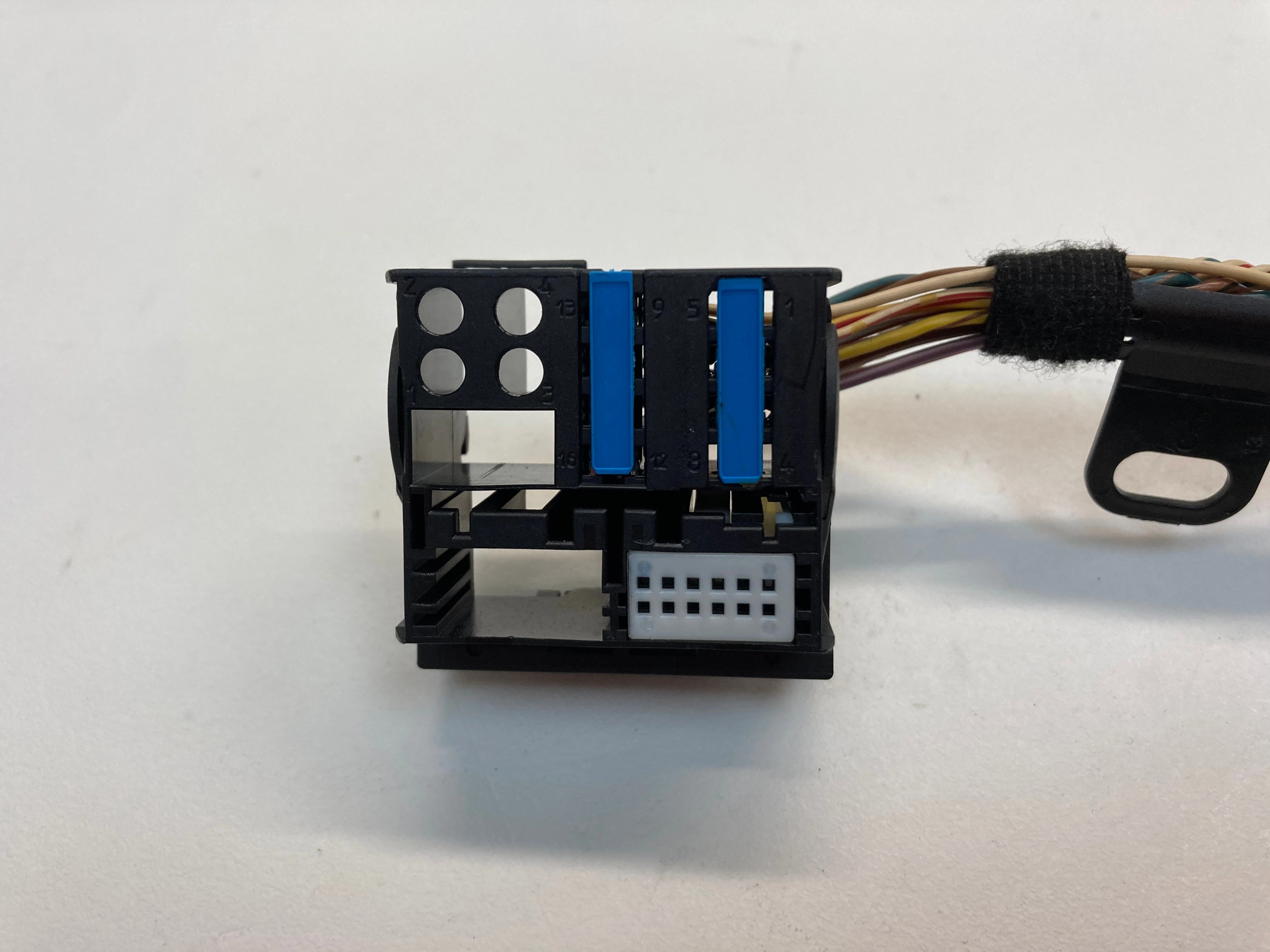 Mini Cooper Radio Connector HK 02-08 R50 R52 R53