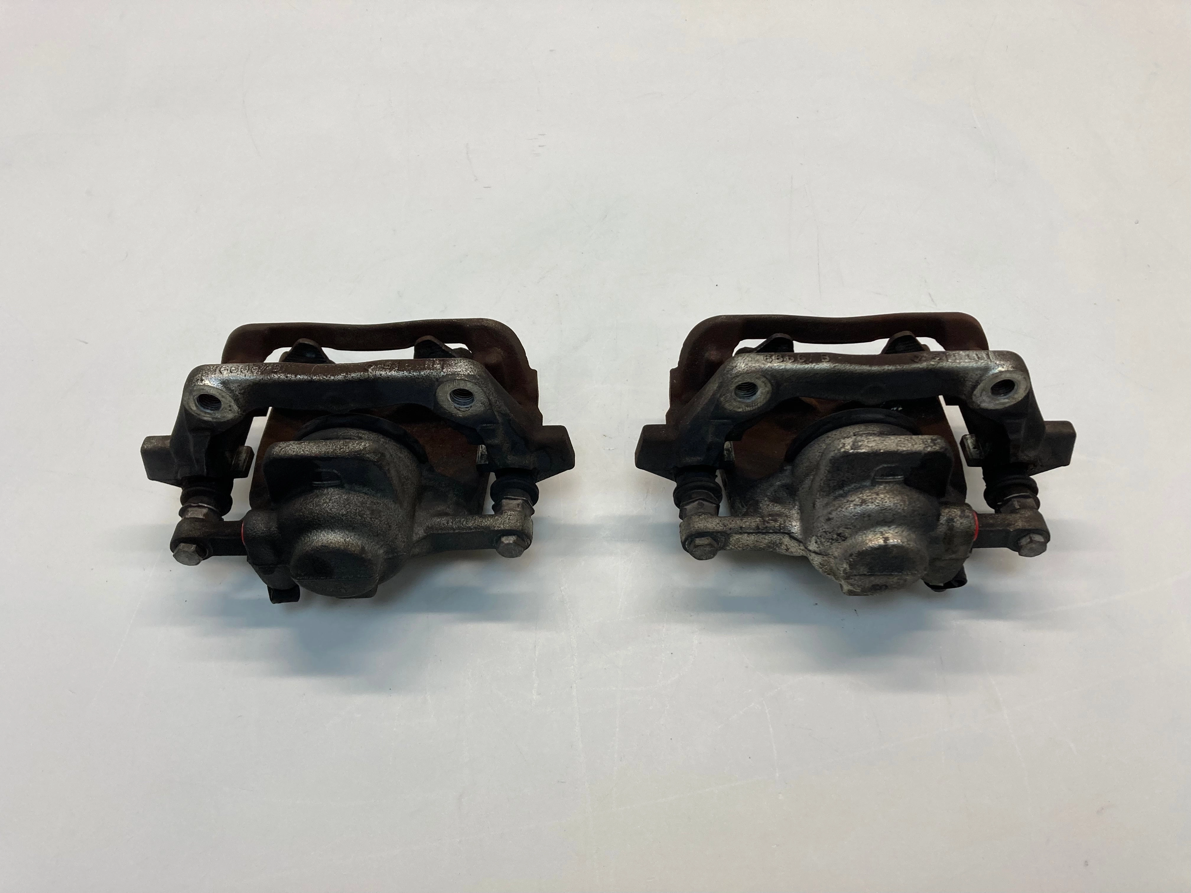 Mini Cooper S Front Brake Calipers OEM 34116778335 34116778336 07-15 R5x