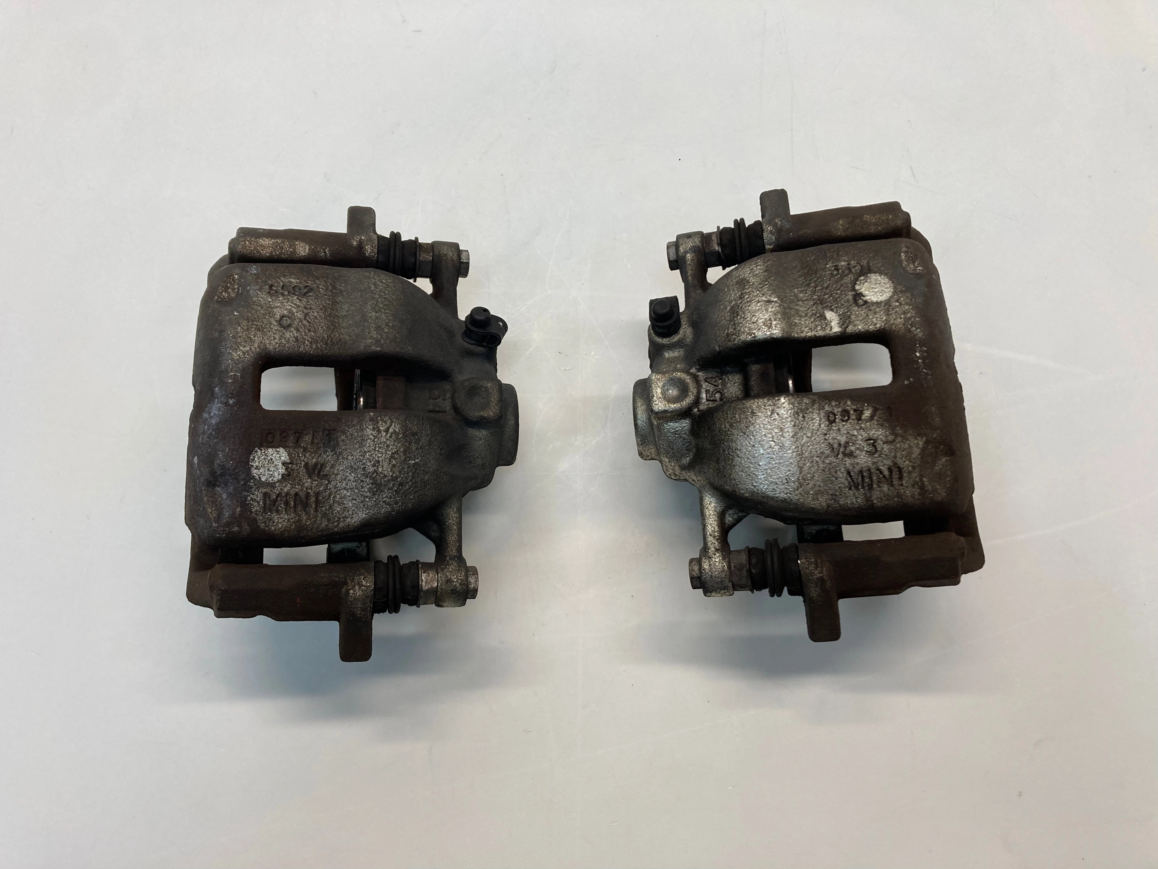 Mini Cooper S Front Brake Calipers OEM 34116778335 34116778336 07-15 R5x