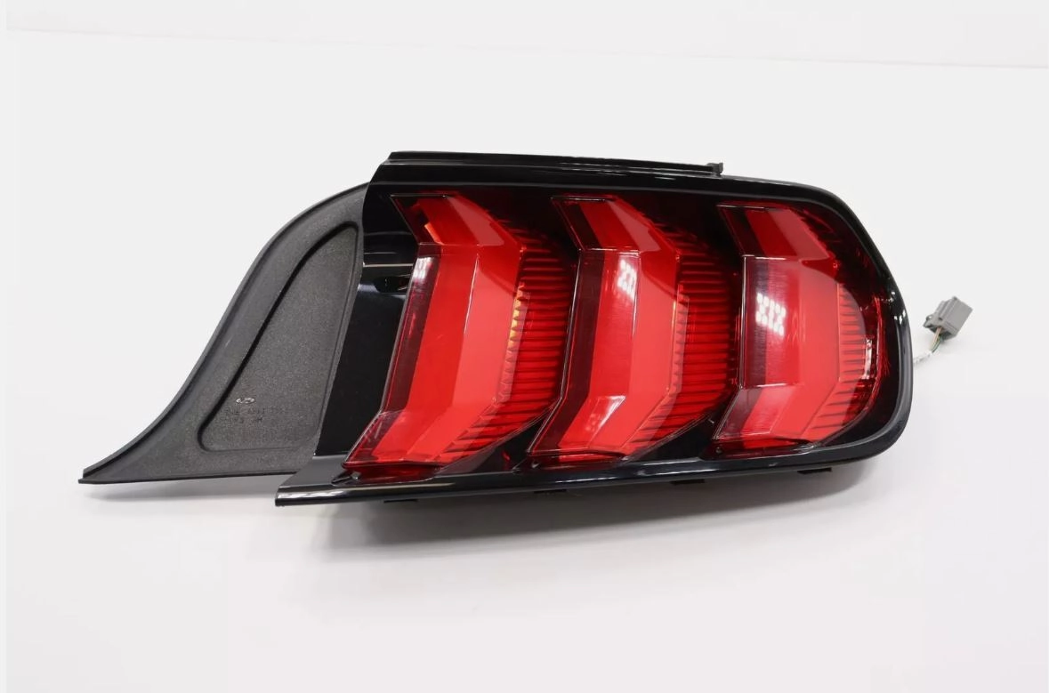 OEM FORD Right Tail Light Assembly For 2018-2023 Ford Mustang JR3B-13B504-AG